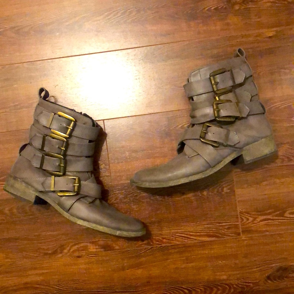 MIA buckle boots